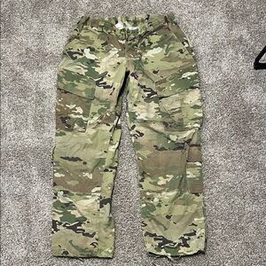 Women’s Camo Pants - Size 31